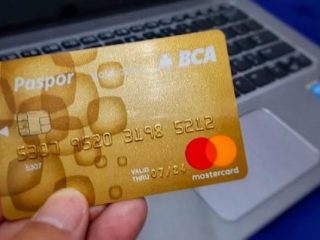 Apakah Kartu Debit Sama Dengan Kartu ATM?