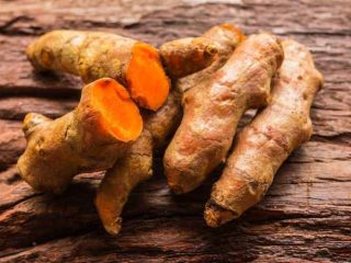 8 Bahaya Efek Samping Masker Kunyit Untuk Wajah