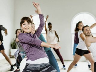 Zumba 15, 20 dan 30 Menit Membakar Berapa Kalori?