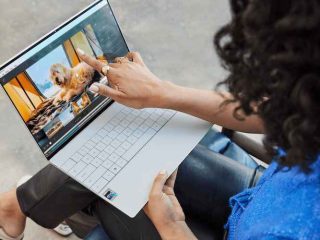 Apakah Aman Membersihkan Layar Laptop dengan Tisu Basah?
