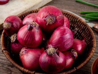 Cara Menggunakan Bawang Merah dan Minyak Telon Untuk Pilek Pada Bayi